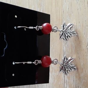 Beautiful Red Bead Leaf Charm Pierced Earrings T120